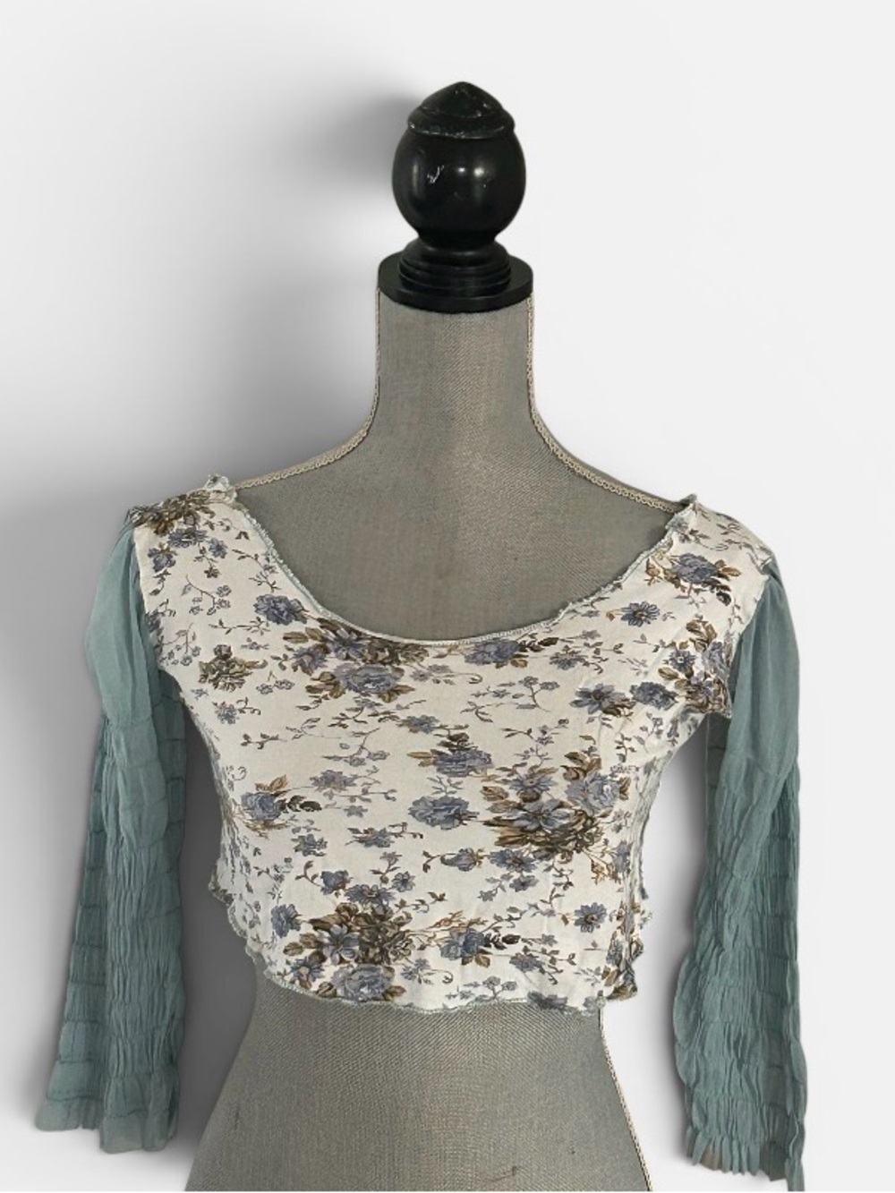 Floral Scoop Neck Crop Top with Sage Sleeves